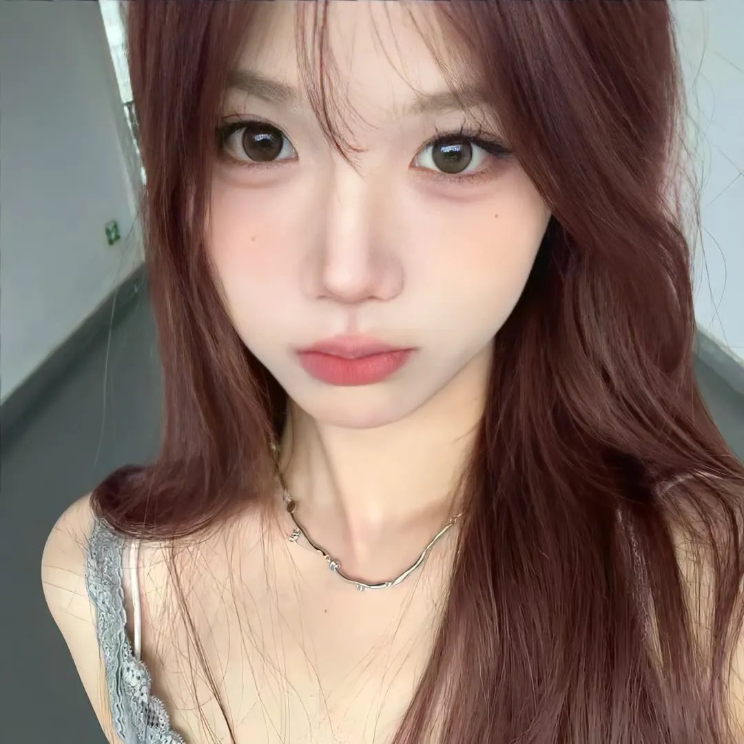 星光落在她身上