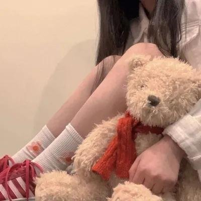 伊丽莎·施莱辛格：去掉面纱